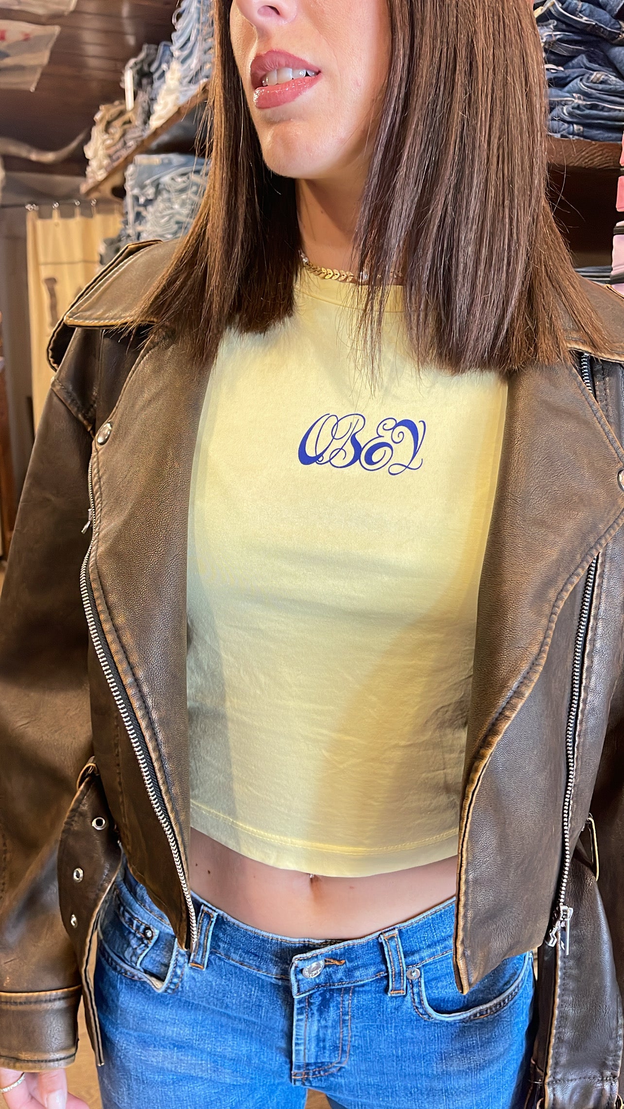 T-shirt OBEY gialla pastello