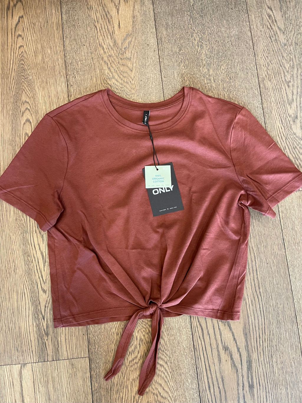 T-shirt Only nodo marrone